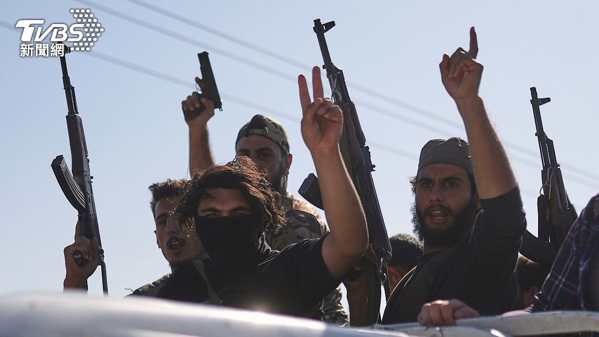British Journalist Braves Suweida Crisis, Faces Threat from Armed Groups