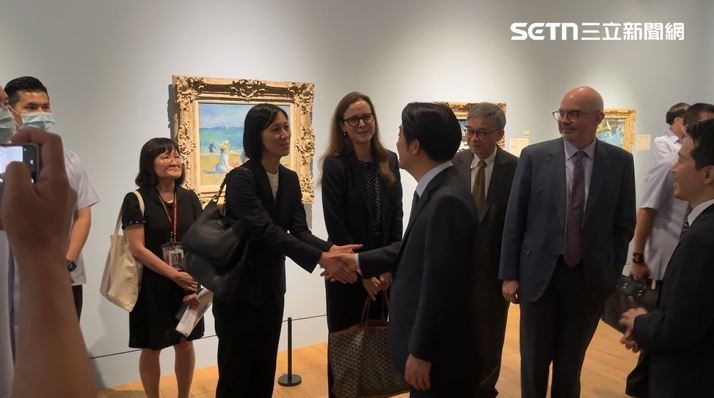 Lai Ching-te and Ma Ying-jeou's Daughter Ma Wei-chung Share the Stage, Calling Her 'Our Daughter of Taiwan'