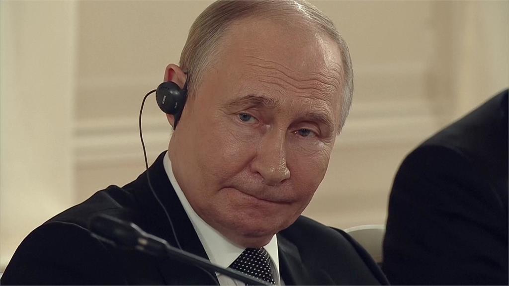 Putin and Xi Jinping Speak by Phone, Jointly Condemn Israel's Attacks on Iran